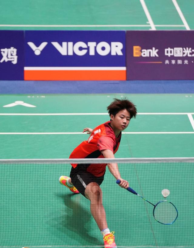 个坚定而明 个坚定而明